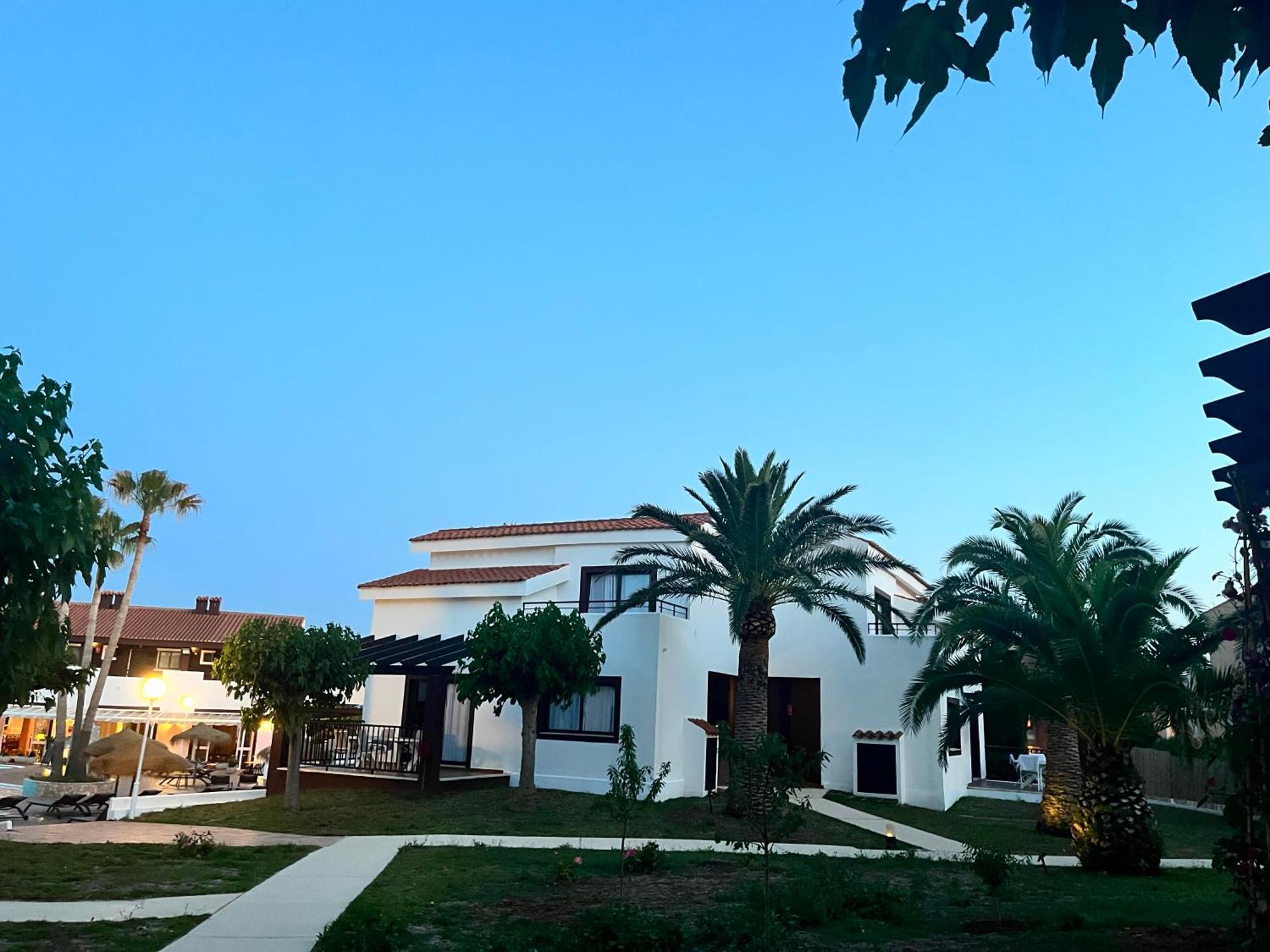 Nuramar Aparthotel Cala'N Bosch  Exterior foto