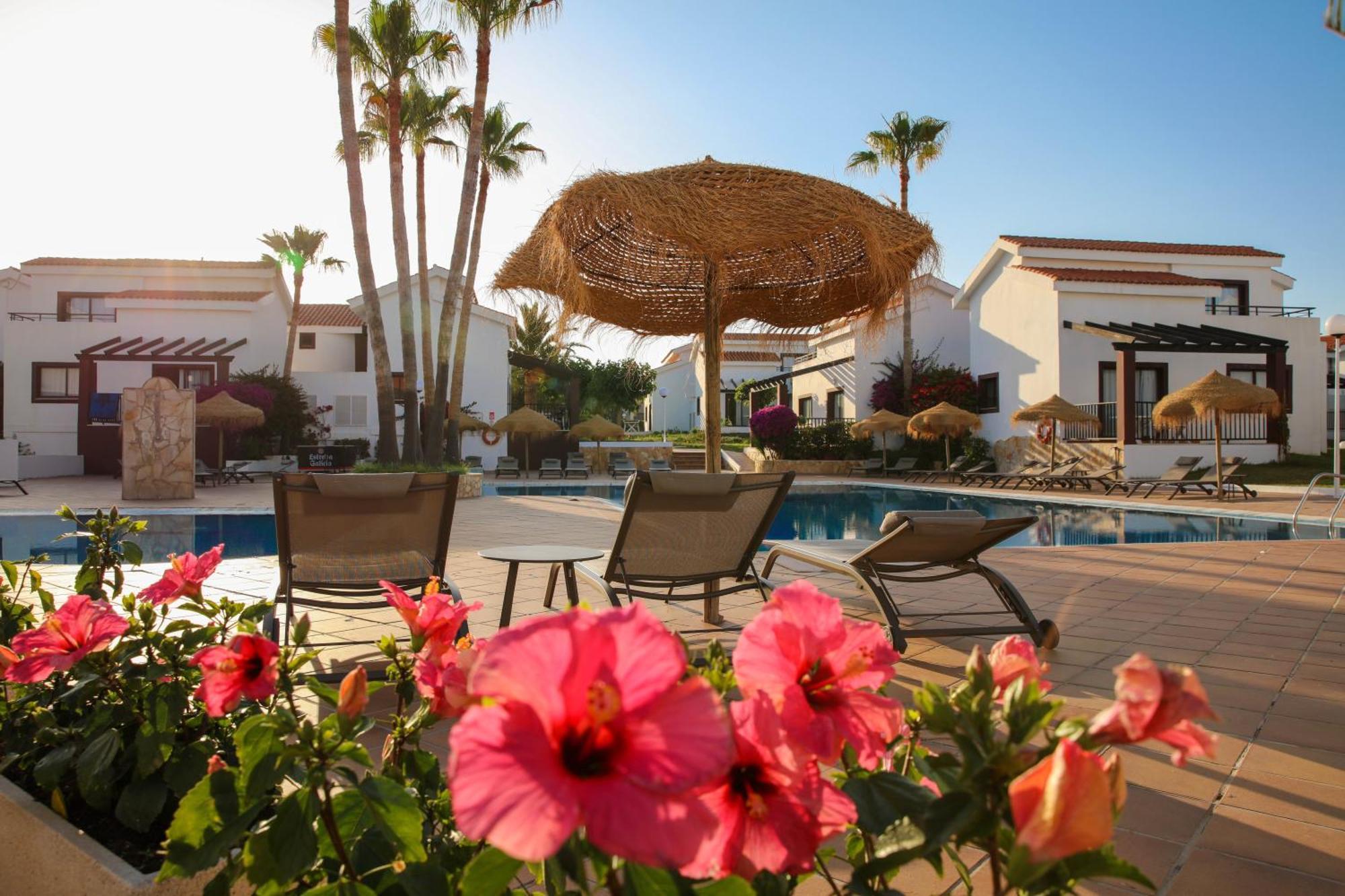 Nuramar Aparthotel Cala'N Bosch  Exterior foto