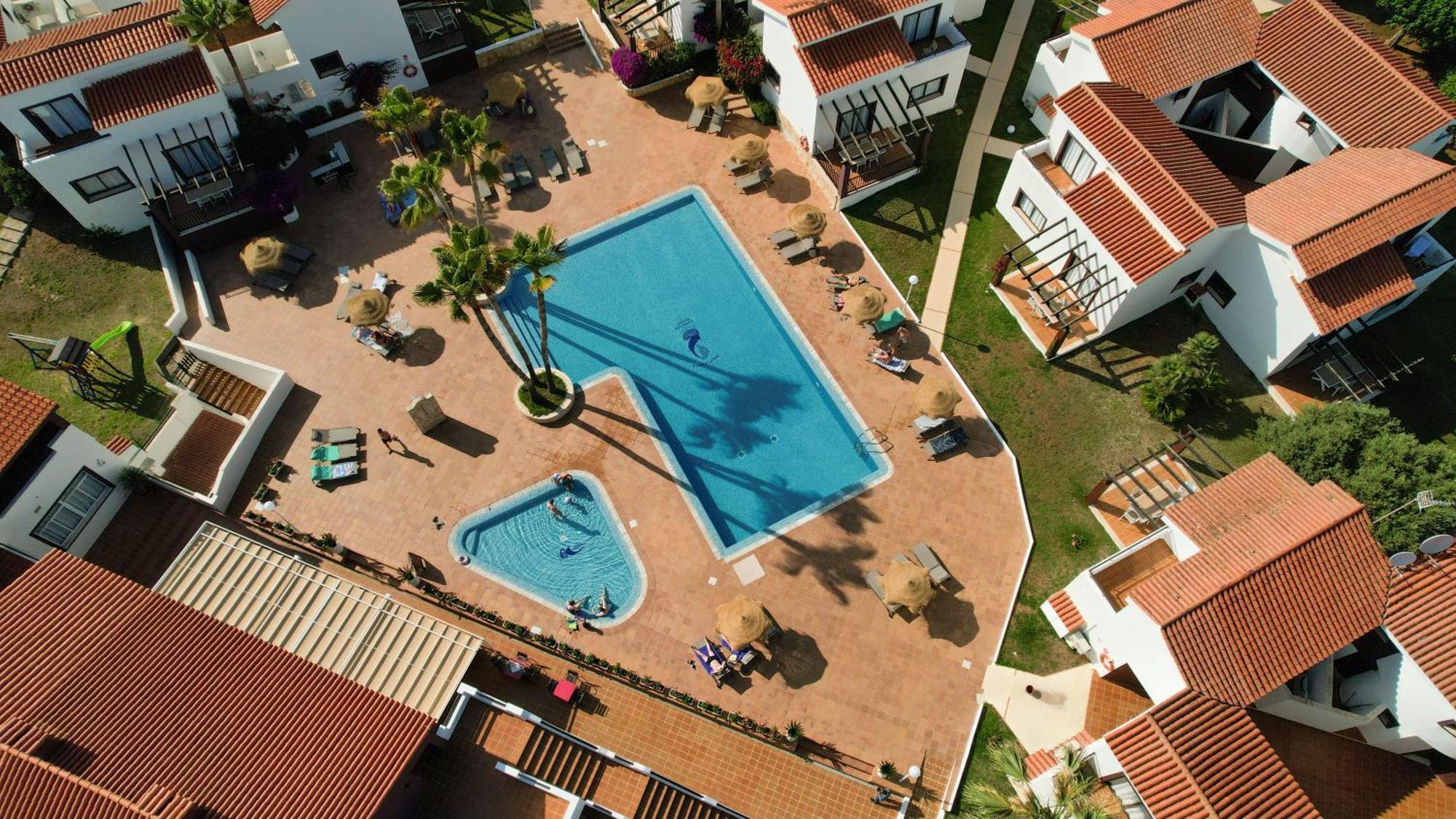 Nuramar Aparthotel Cala'N Bosch  Exterior foto